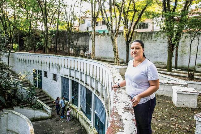 Talita Gonçalves, veterinária do Zoológico de Taboão da Serra