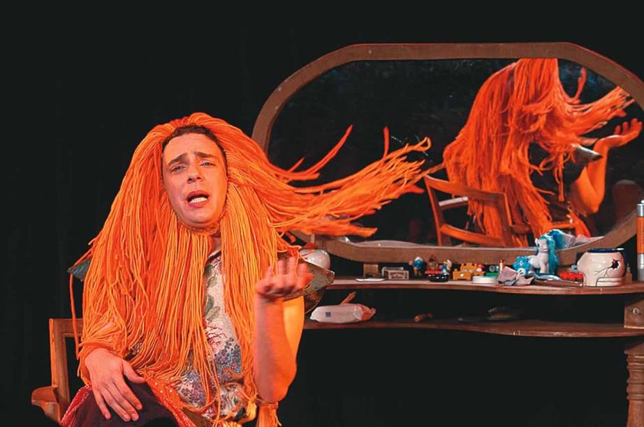 Marcelo Médici dá um show de versatilidade e comemora seis anos do monólogo Cada um com Seus Pobrema Marcelo Médici dá um show de versatilidade e comemora seis anos do monólogo Cada um com Seus Pobrema