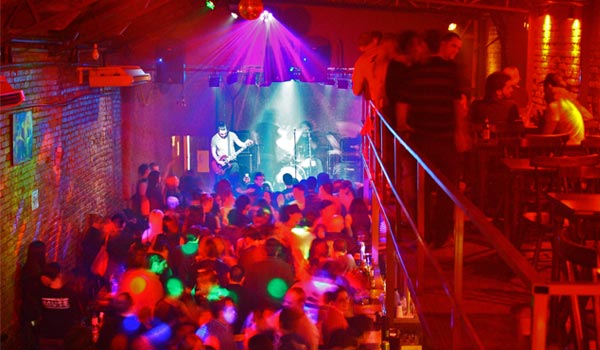 Casa é especializada em shows de rock Casa é especializada em shows de rock