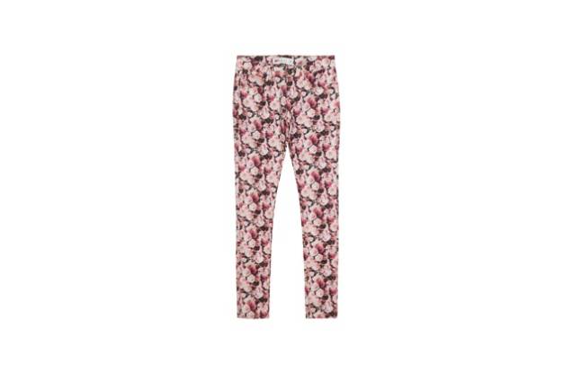 A calça florida era R$ 119,90 e baixou para R$ 69,90 A calça florida era R$ 119,90 e baixou para R$ 69,90