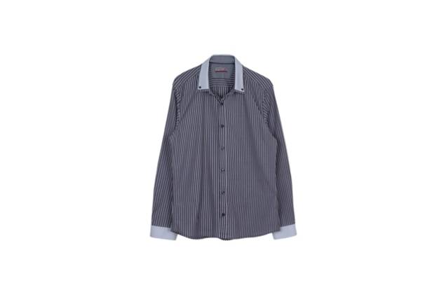 Camisa masculina era R$ 69,90 por R$ 29,90 Camisa masculina era R$ 69,90 por R$ 29,90