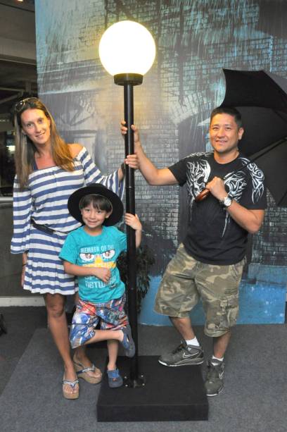 Cenário de Cantando na Chuva está disponível na Fnac Pinheiros Cenário de Cantando na Chuva está disponível na Fnac Pinheiros