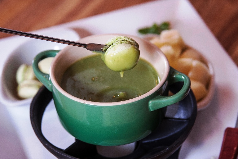 Receita: fondue de capim-santo, da chef Morena Leite