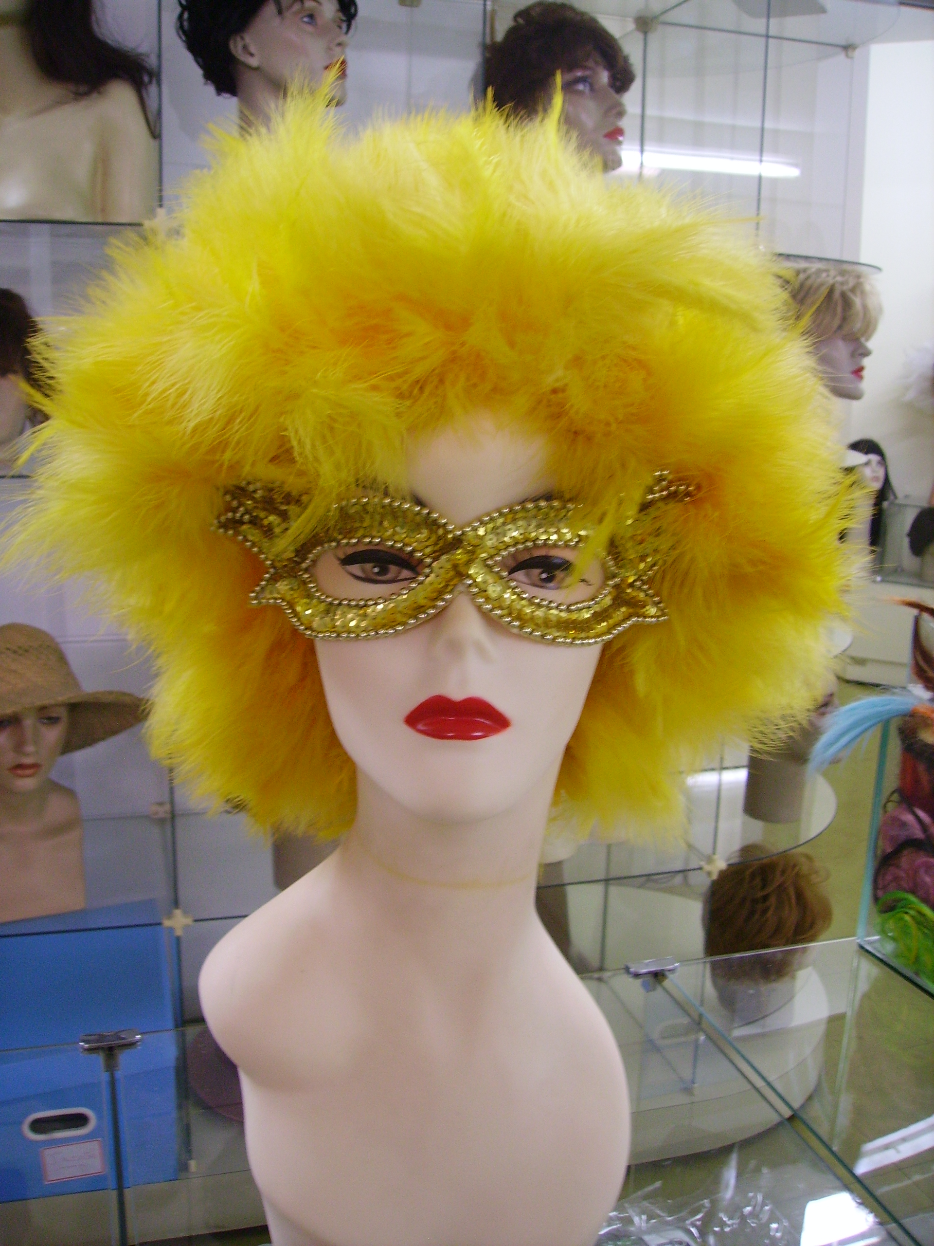 carnaval-peruca-carnavalesca-nilta-perucas-r-150-00.jpeg