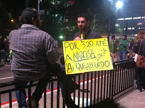 Veja 10 cartazes divertidos da manifestação de terça (18)