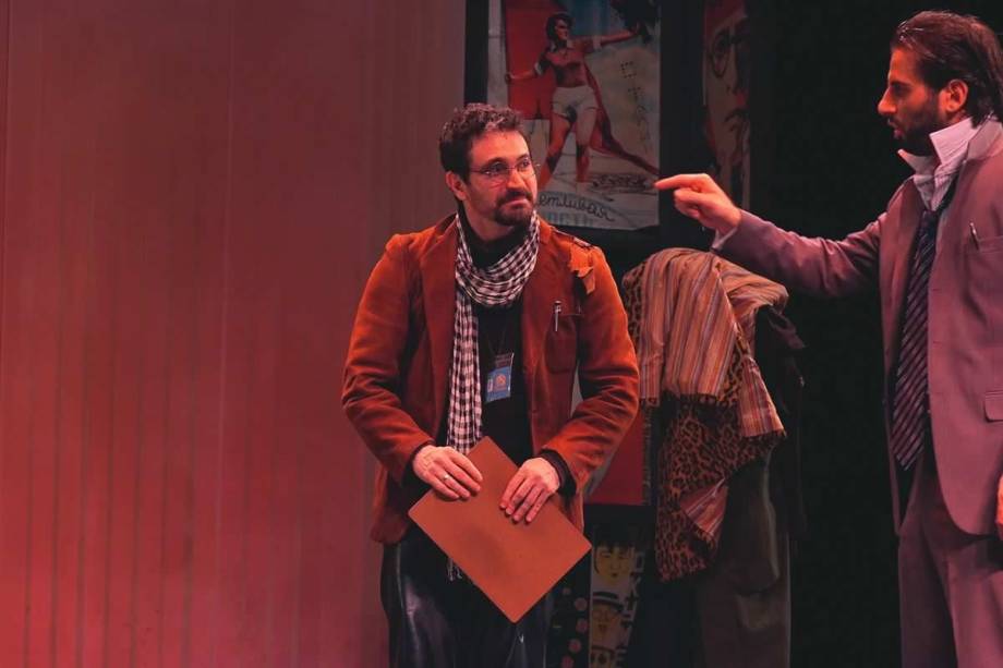 Caco Ciocler (ao centro) e o elenco da comédia Casting Caco Ciocler (ao centro) e o elenco da comédia Casting