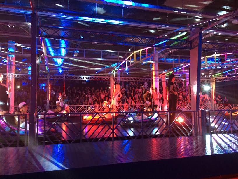 Riachuelo faz desfile de meio milhão de reais para Donatella Versace