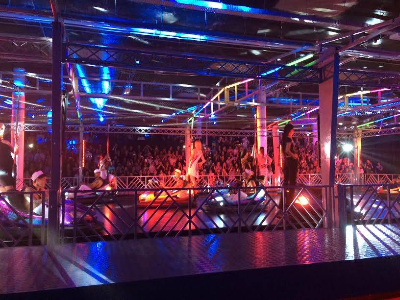 Riachuelo faz desfile de meio milhão de reais para Donatella Versace