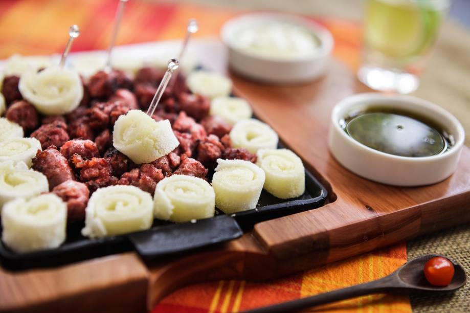 A Cervejaria do Alemão oferece a lingüiça de cordeiro com tapioca ao molho de hortelã, por R$ 29,90 A Cervejaria do Alemão oferece a lingüiça de cordeiro com tapioca ao molho de hortelã, por R$ 29,90