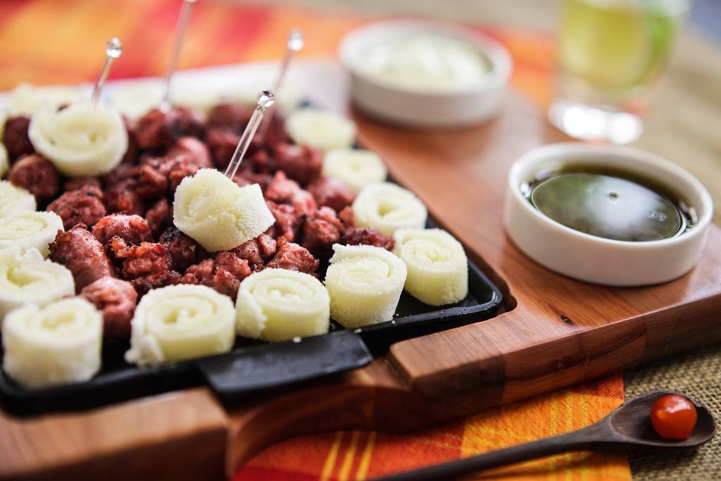 A Cervejaria do Alemão oferece a lingüiça de cordeiro com tapioca ao molho de hortelã, por R$ 29,90