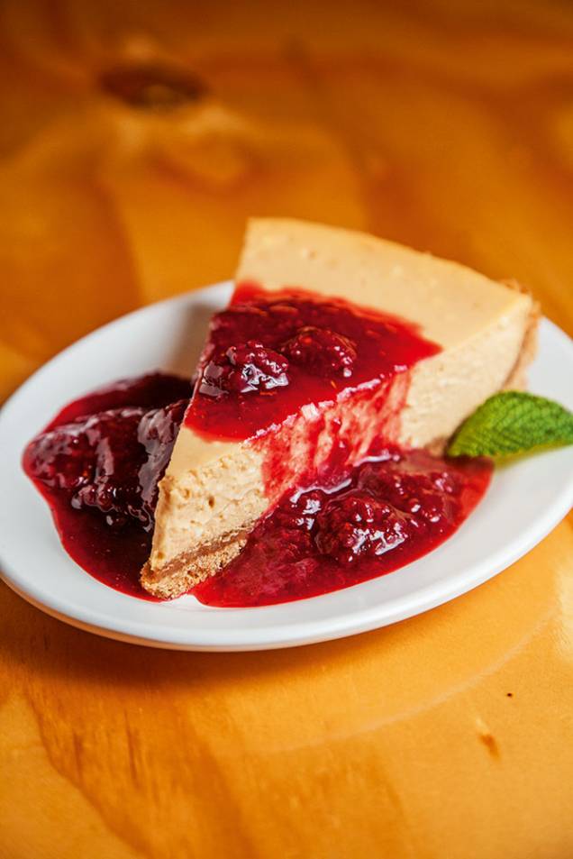 Cheesecake de doce de leite com frutas vermelhas Cheesecake de doce de leite com frutas vermelhas