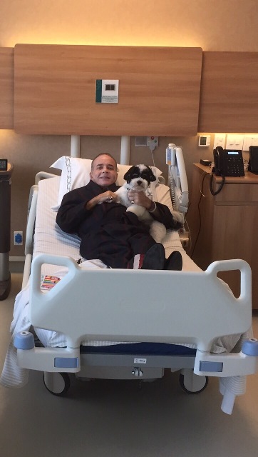 Chiquinho Scarpa deixa o Hospital Sírio-Libanês