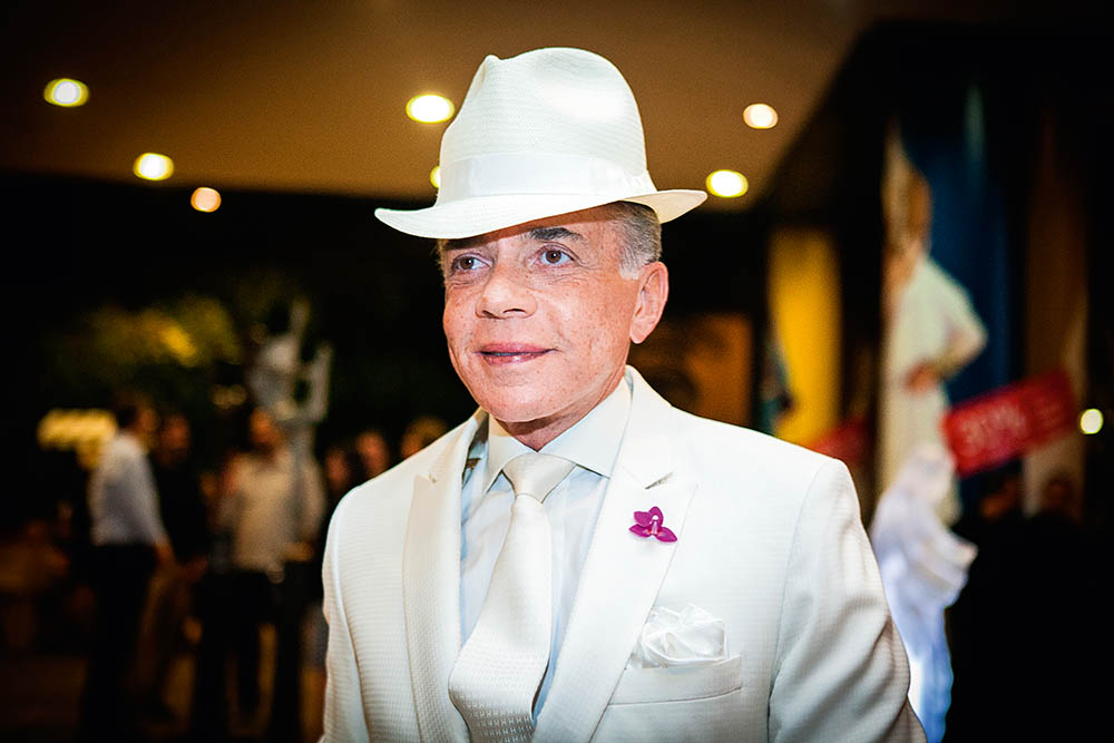 Chiquinho Scarpa entre o espumante rosé e a política