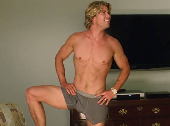 Chris Hemsworth rouba a cena em trailer proibido para menores do remake de Férias Frustradas