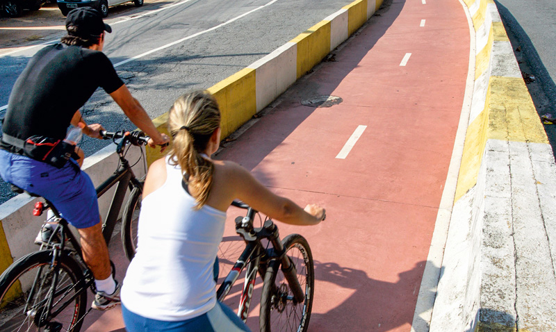 Doria cria ciclofaixa de lazer na Avenida Brasil