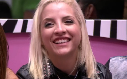 Clara e Vanessa prometem “banho erótico” se ficarem até a final do BBB 14