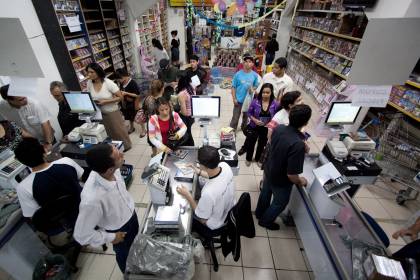 Rua Conde de Sarzedas - Clientes na Loja Ebenezes clientes-na-loja-ebenezes-fernando-cavalcanti.jpeg