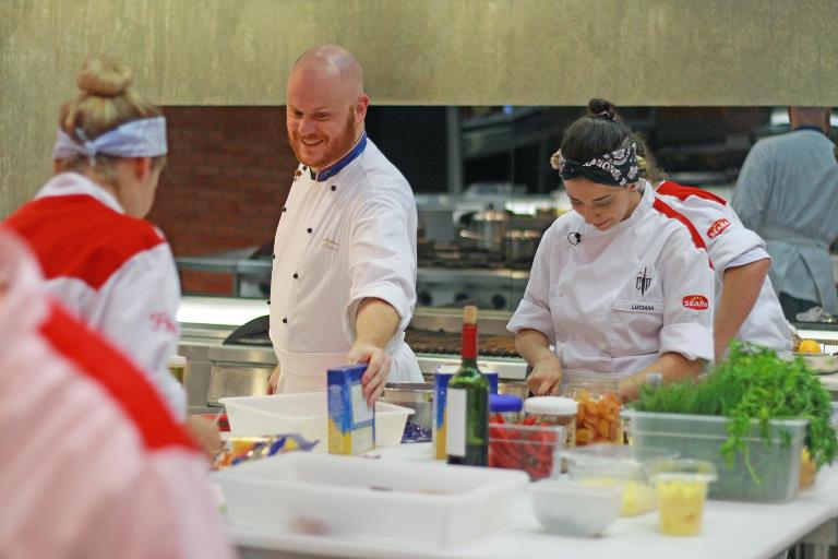 Sauer: supervis&atilde;o da equipe feminina