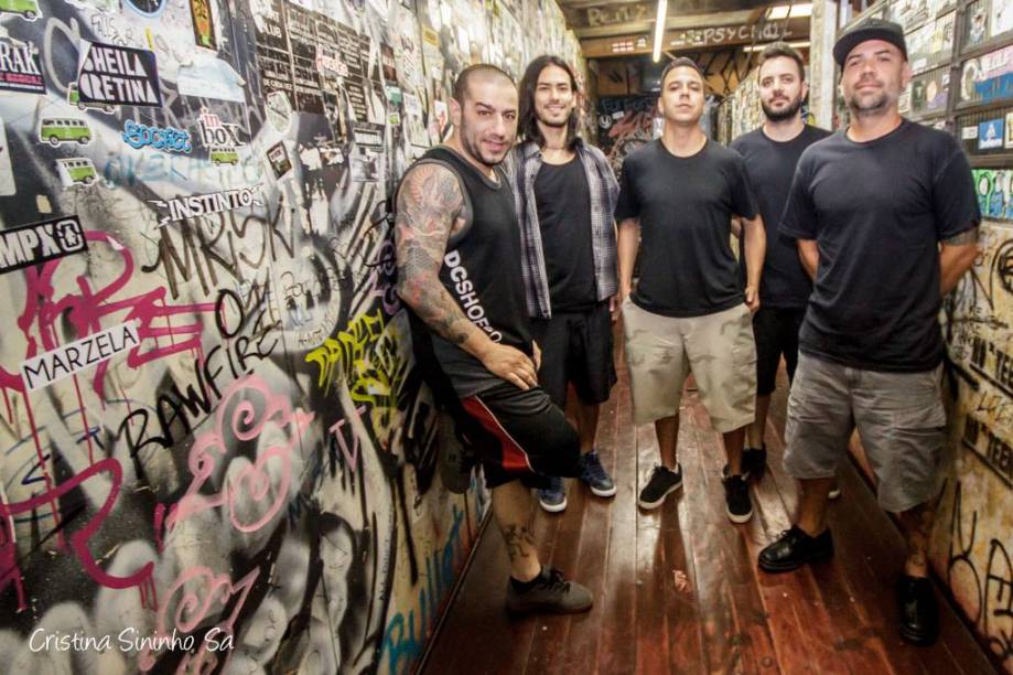 Os paulistanos do CPM 22: divulgação do Acústico (2013) Os paulistanos do CPM 22: divulgação do Acústico (2013)