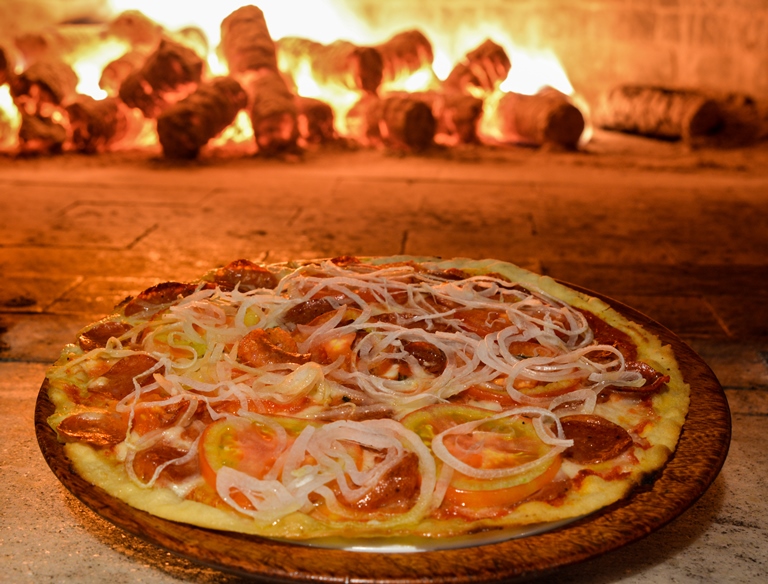 cristal_1pizza_diavoletti_calabresa_picante Cristal: diavoletti, com pepperoni, mussarela, tomate e cebola