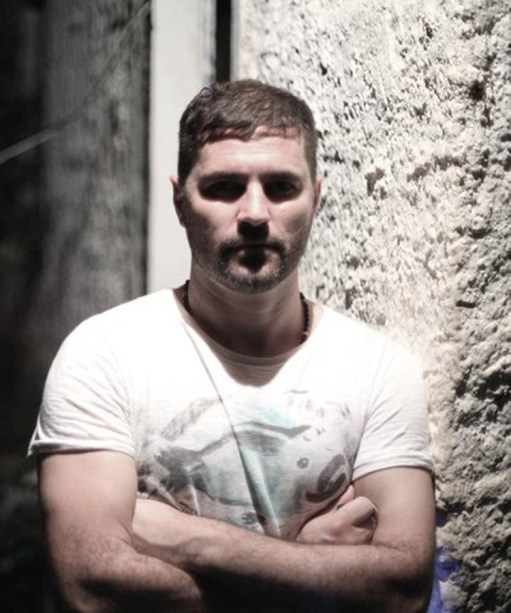 Cristiano Burlan: diretor de Mataram meu Irmão Cristiano Burlan: diretor de Mataram meu Irmão