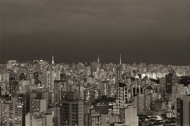 São Paulo vista do alto, em registro de Cristiano Mascaro: a Fotospot cobra R$ 1.950,00 (sem moldura) ou R$ 2.260,00 (com moldura) São Paulo vista do alto, em registro de Cristiano Mascaro: a Fotospot cobra R$ 1.950,00 (sem moldura) ou R$ 2.260,00 (com moldura)