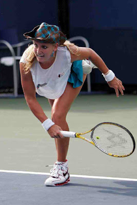 Tenista americana, ouro no Rio 2016, é a “Lady Gaga” das quadras. Confira alguns de seus looks