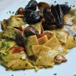 Maltagliati com frutos do mar: frescor dos pescados