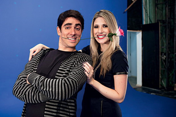 Dani Calabresa se declara para o marido, Marcelo Adnet, em rede social