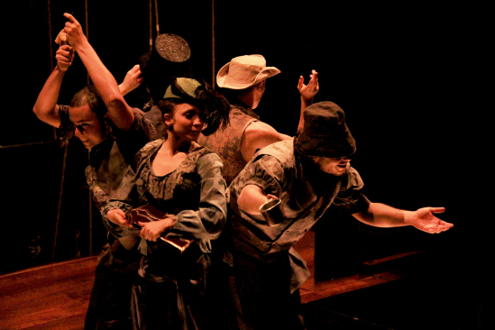 Cena do espetáculo Danton.5 ou (...) Cena do espetáculo Danton.5 ou (...)