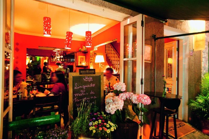 A janela com flores: decoração caprichada A janela com flores: decoração caprichada