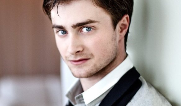 dennys-ilic-hq-daniel-radcliffe-7136675-1500-1001