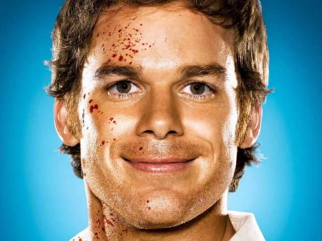 Dexter está perdendo o controle na última temporada da série