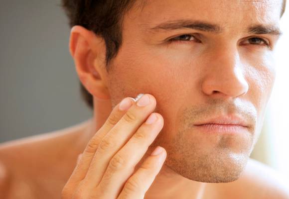 Dia 3 de agosto é o dia da barba! Veja dicas de como cuidar dela em casa e na barbearia