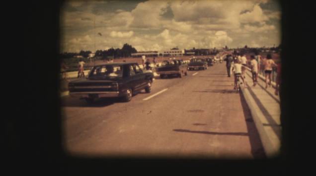 Dino Cazzola - Uma filmografia de Brasília: Cazzola esteve presente na cidade desde a sua construção Dino Cazzola - Uma filmografia de Brasília: Cazzola esteve presente na cidade desde a sua construção