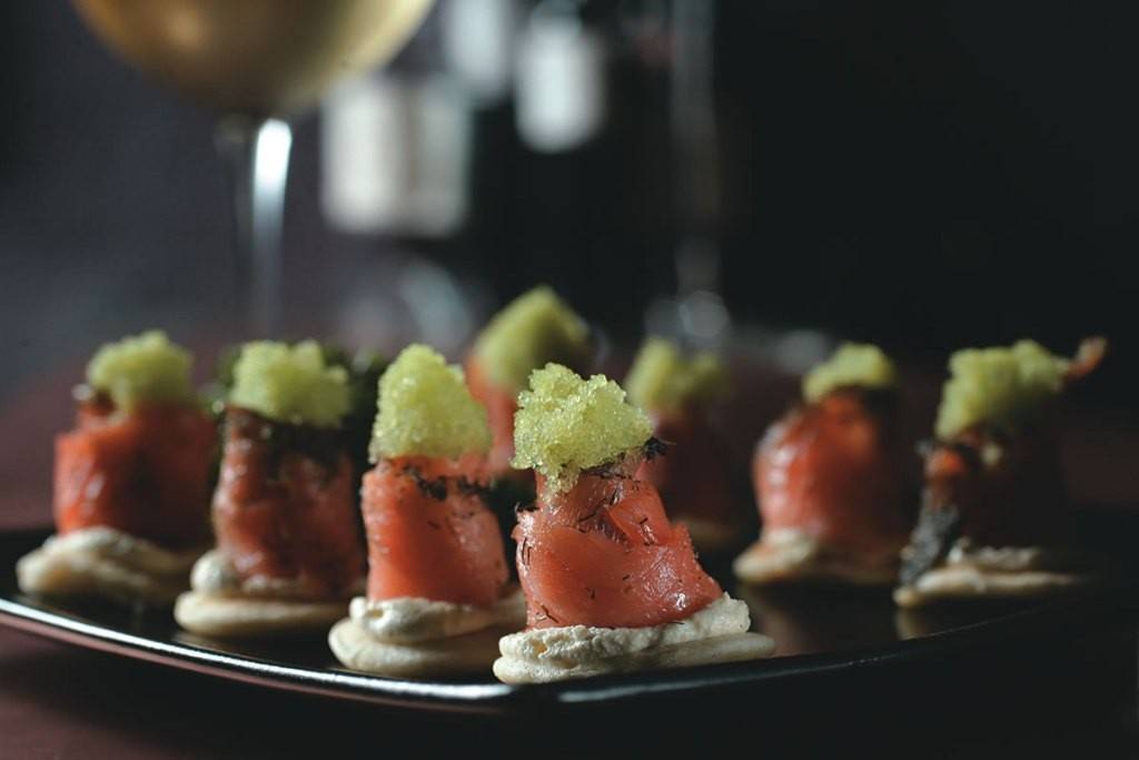 Canapés de salmão gravlax Canapés de salmão gravlax