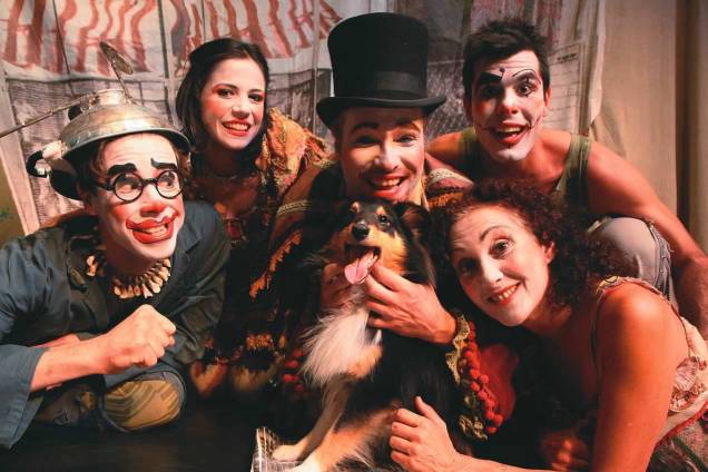 Cia. Furunfunfum e Circo&Cia com Puffy: cãozinho esperto e piadas afiadas Cia. Furunfunfum e Circo&Cia com Puffy: cãozinho esperto e piadas afiadas