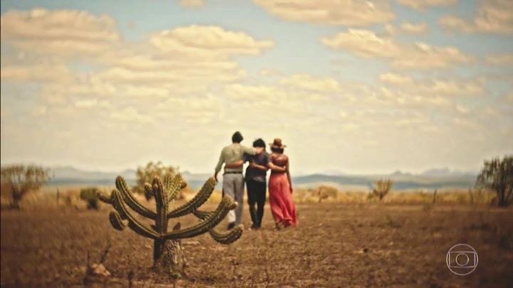 Público se emociona com a despedida de Montagner