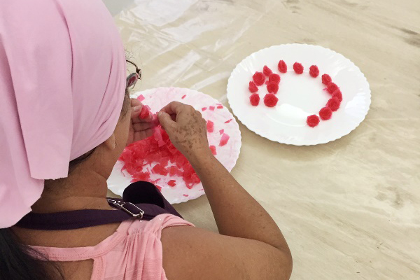 Trabalho feito por artes&atilde;s: um pouco da confeitaria do Planalto Central