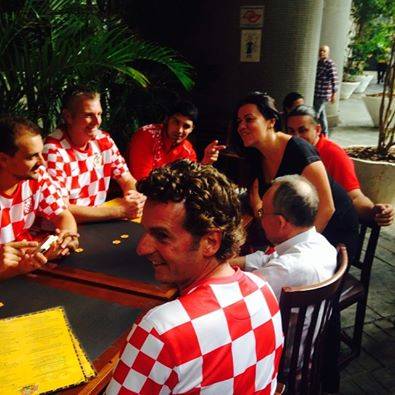 Delegação da Croácia causa alvoroço no Bar da Dona Onça