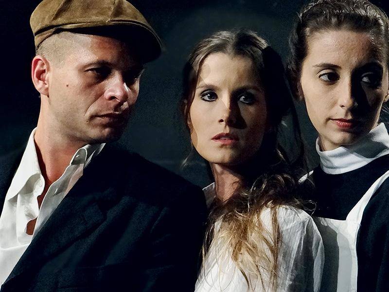 Paloma Gagliasso, Anna Cecília Junqueira e Augusto Zacchi estão no drama Senhorita Julia Paloma Gagliasso, Anna Cecília Junqueira e Augusto Zacchi estão no drama Senhorita Julia