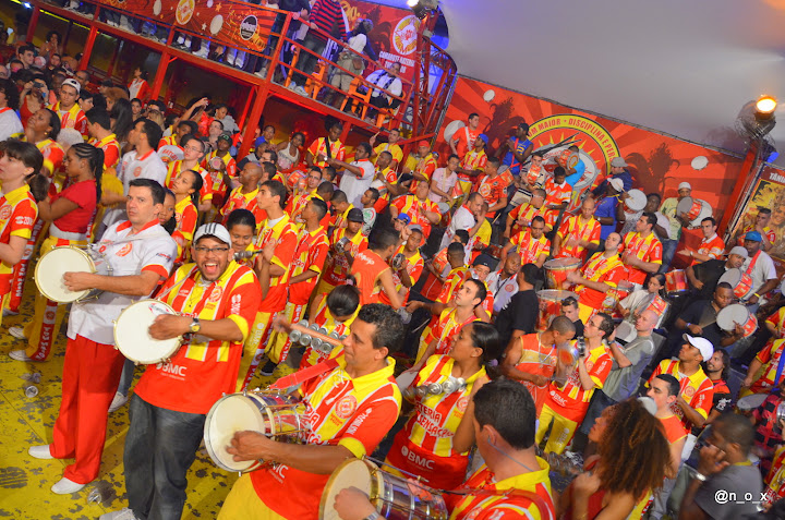 Tom Maior: ensaio especial para o Dia Mundial de Combate à AIDS Tom Maior: ensaio especial para o Dia Mundial de Combate à AIDS