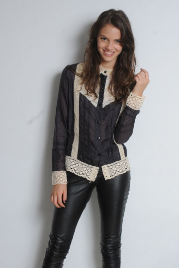 Laura Neiva cresceu e reapareceu