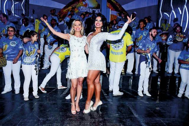 Escola de samba dedicará samba-enredo aos cachorros