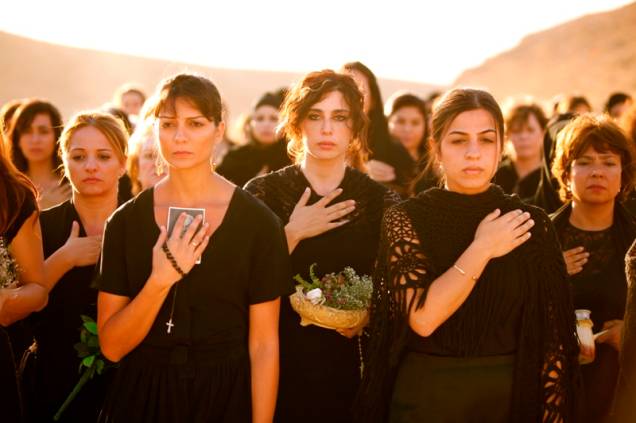 E Agora, Aonde Vamos?: mulheres tentam proteger uma comunidade dos conflitos religiosos E Agora, Aonde Vamos?: mulheres tentam proteger uma comunidade dos conflitos religiosos