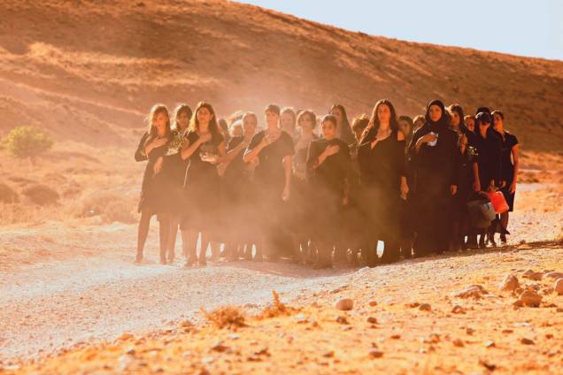 E Agora, Aonde Vamos?: mulheres tentam manter a calmaria entre cristãos e muçulmanos E Agora, Aonde Vamos?: mulheres tentam manter a calmaria entre cristãos e muçulmanos