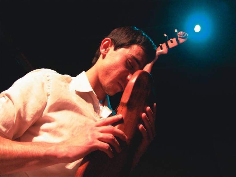 O ator Eduardo Okamoto no monólogo dramático Eldorado O ator Eduardo Okamoto no monólogo dramático Eldorado