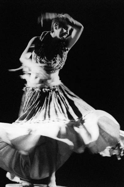 No documentário Elena, a diretora e atriz Petra Costa retrata com lirismo um drama pessoal No documentário Elena, a diretora e atriz Petra Costa retrata com lirismo um drama pessoal