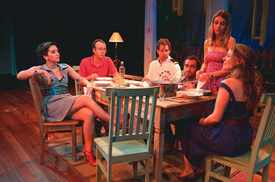 Julia Carrera, André Corrêa, Bruce Gomlevsky, Fábio Ock, Bruna Thedy e Einat Falbel: Enquanto Isso... Julia Carrera, André Corrêa, Bruce Gomlevsky, Fábio Ock, Bruna Thedy e Einat Falbel: Enquanto Isso...