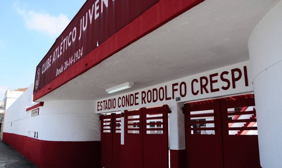 Entrada do Estádio Conde Rodolfo Crespi, do Clube Atlético Juventus